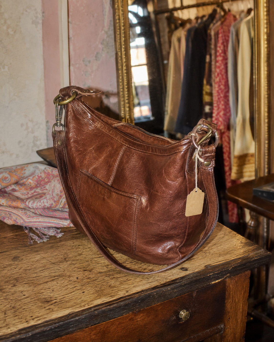 Vintage leather shoulder bag